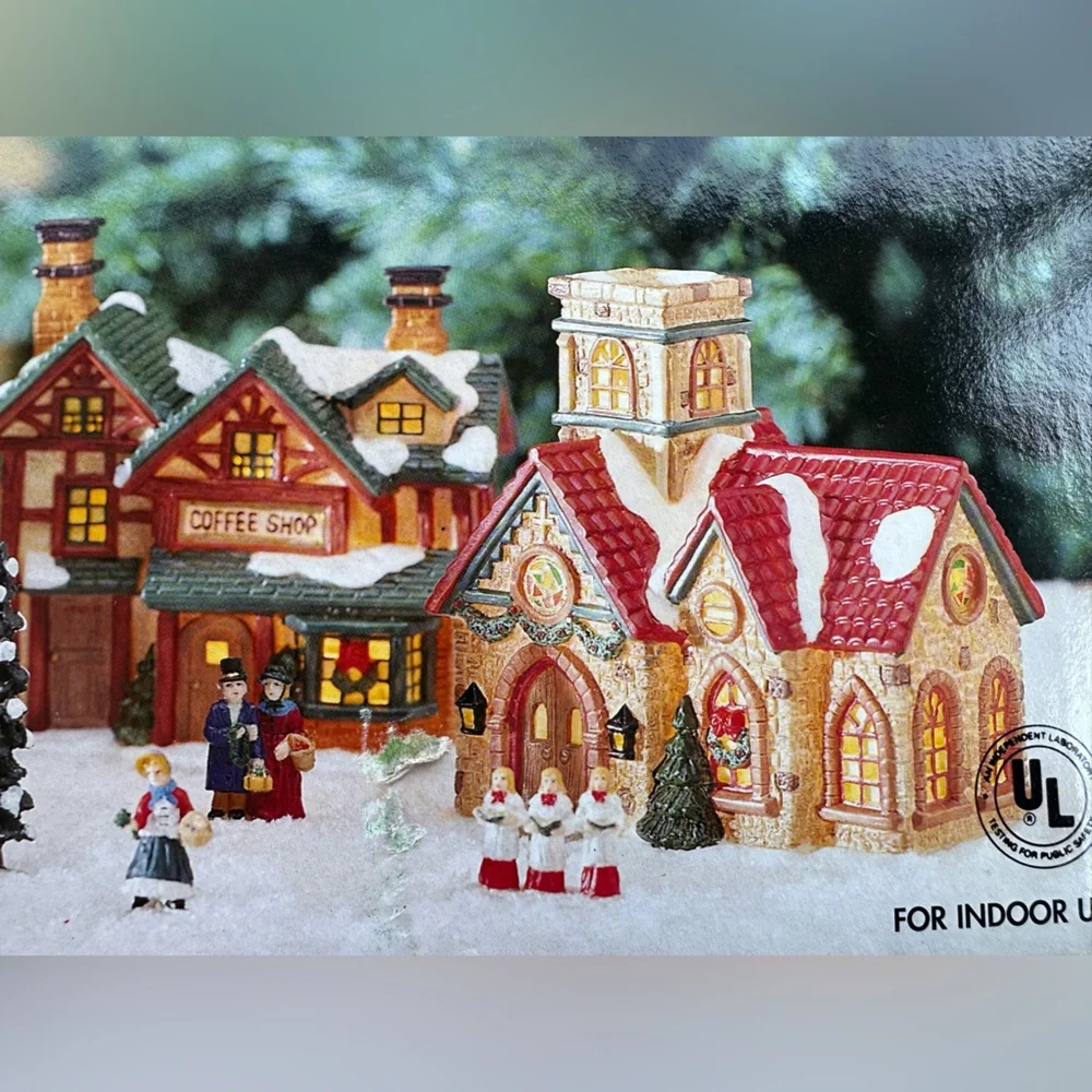MERVYN’S Village square Mini House Set Porcelain Vintage Christmas Decor, Lights